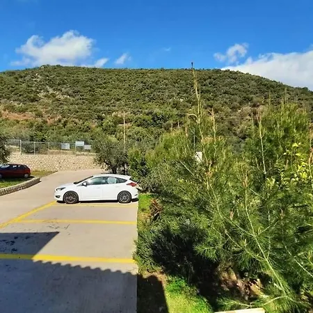 Menina 1 Holiday home Kato Karvelion