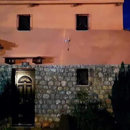 Menina 1 Holiday home Kato Karvelion