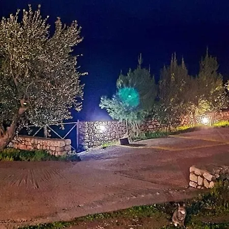 Menina 1 Holiday home Kato Karvelion