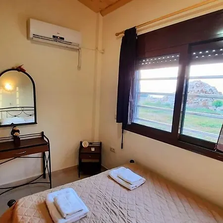 Menina 1 Holiday home Kato Karvelion