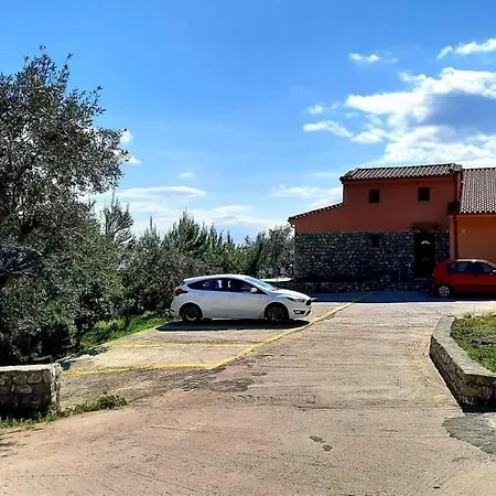 Menina 1 Holiday home Kato Karvelion